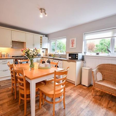 3 Bedroom Townhouse Right On The Harbour Isle of Whithorn Eksteriør bilde