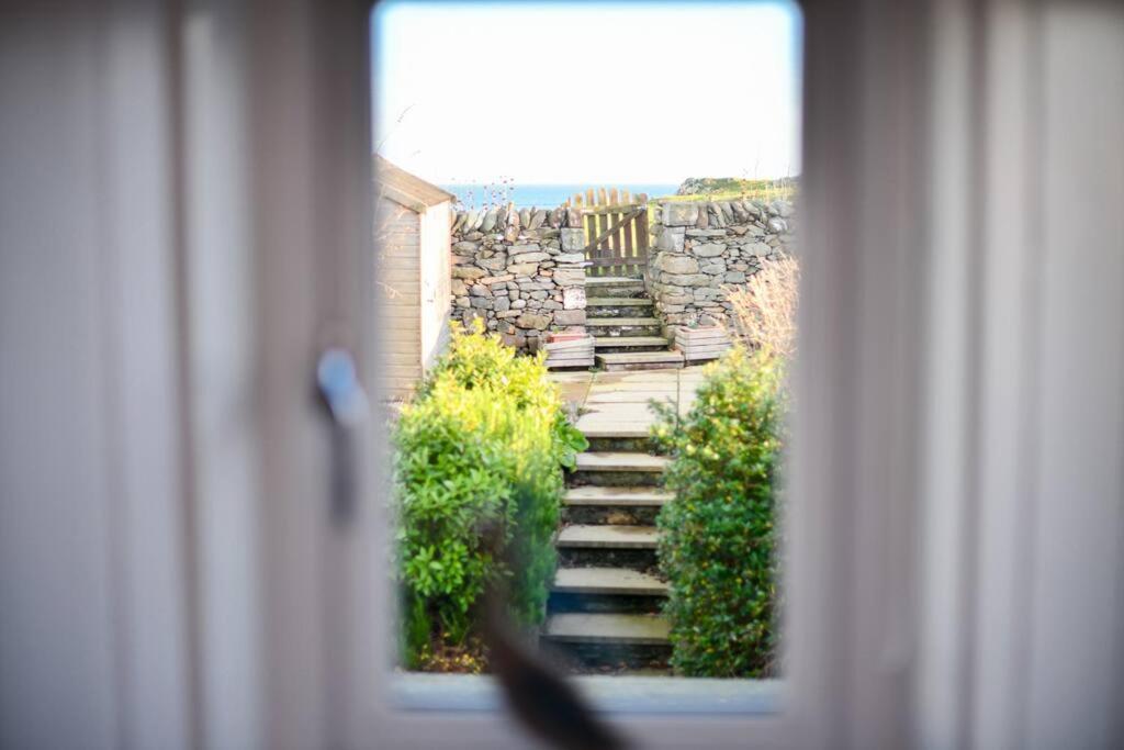 3 Bedroom Townhouse Right On The Harbour Isle of Whithorn Eksteriør bilde