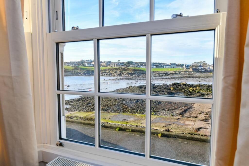 3 Bedroom Townhouse Right On The Harbour Isle of Whithorn Eksteriør bilde