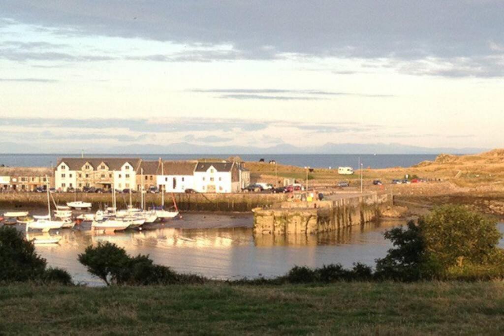 3 Bedroom Townhouse Right On The Harbour Isle of Whithorn Eksteriør bilde