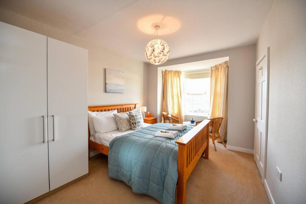 3 Bedroom Townhouse Right On The Harbour Isle of Whithorn Eksteriør bilde