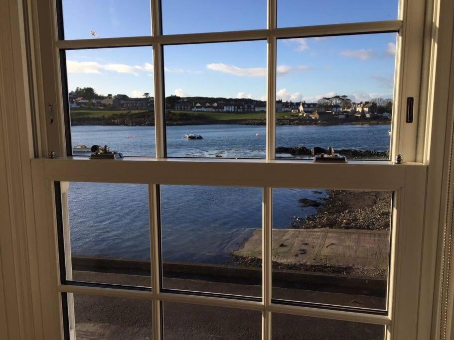 3 Bedroom Townhouse Right On The Harbour Isle of Whithorn Eksteriør bilde